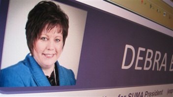 La mairesse de Weyburn Debra Button est enchantée d'être la première femme à présider l'Association des municipalités urbaines de la Saskatchewan (SUMA).