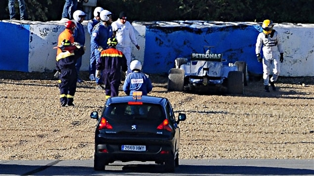 Lewis Hamilton dans les pneus à Jerez