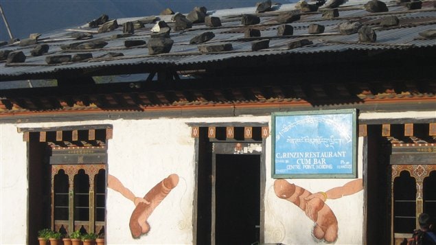 Dans l’ouest du Bouthan, on voit souvent des peintures de phallus sur les maisons.