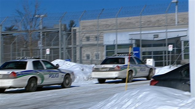 Les 16 détenus de la prison de Hull, qui s'étaient enfermés dans l'aile à sécurité maximale, ont été transférés dans d'autres établissements carcéraux.