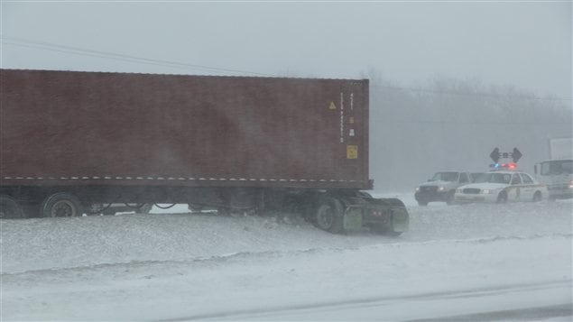Sortie de route d'un camion près de Blainville