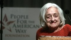 Betty Friedman en septembre 2004 |�Peter Kramer / AFP