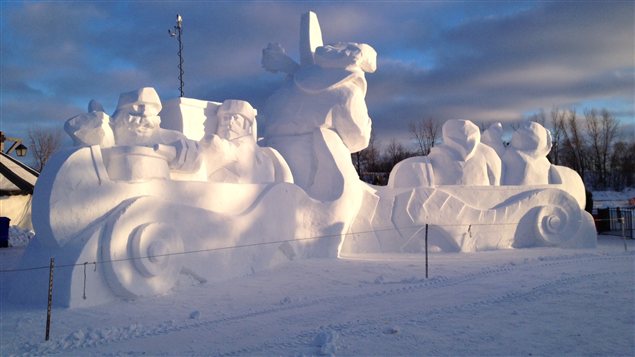 Cette oeuvre, photographi�e le 15 f�vrier 2013, figure parmi les nombreuses sculptures de glaces pr�sentes sur le site du Festival du Voyageur � Winnipeg.