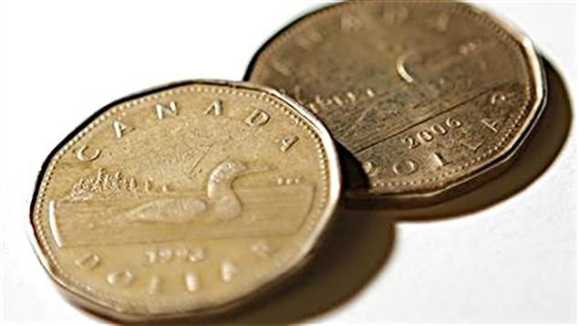 Deux pièces de 1 $