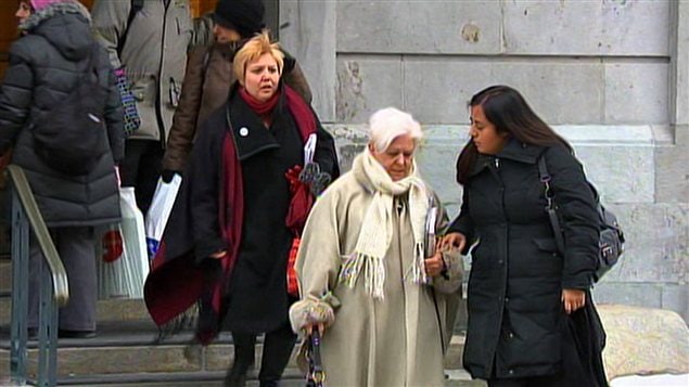 Louise Harel à la sortie de l'hôtel de ville