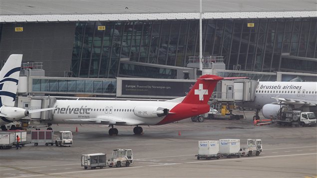 C'est dans cet avion de ligne de la Helvetic Airways que les pierres précieuses ont été dérobées.