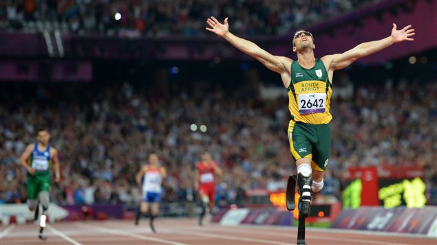 L'athlète handicapé sud-africain Oscar Pistorius à l'épreuve du 400 mètres au Jeux paralympiques de Londres en 2012.