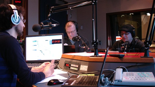 Rudy Desjardins et Benoit Michaud qui ont la visite de Marc-Éric Bouchard en studio à Edmonton Rudy Desjardins et Benoit Michaud qui ont la visite de Marc-Éric Bouchard en studio à Edmonton