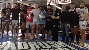 Toute une équipe autour de Georges St-Pierre