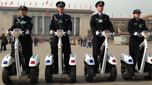 Avec la tenue de l'Assemblée nationale populaire, la place Tiananmen est fermée aux visiteurs et les mesures de sécurité sont renforcées.