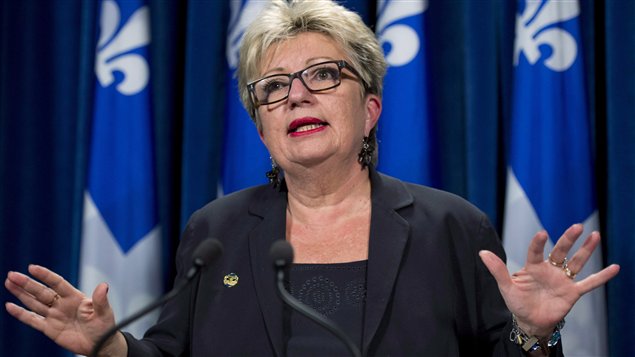 Diane De Courcy défend son projet de loi 14 sur la langue au Québec.