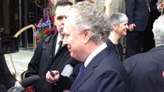 L'ancien premier ministre du Québec, Jean Charest, a tenu à souligner la vie de l'ancien premier ministre de l'Alberta, Ralph Klein.