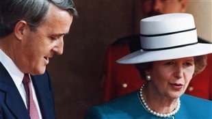 Brian Mulroney y Margaret Thatcher durante una cumbre en Toronto en junio de 1988  