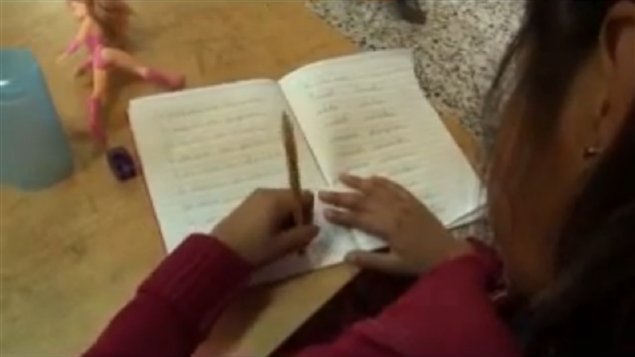 La educación bilingüe, en su lengua ancestral y en español, hace parte de las preocupaciones de los pueblos indígenas guatemaltecos.