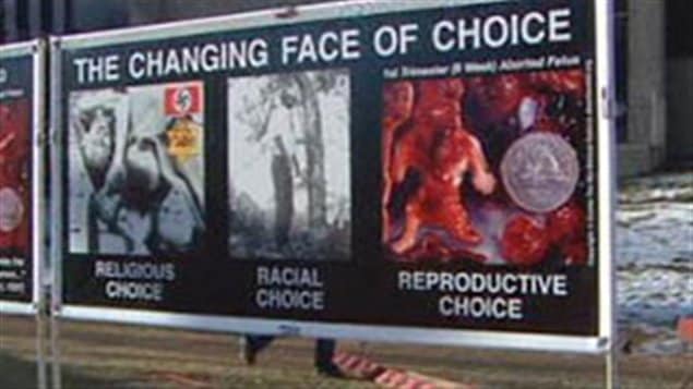 Affiche du groupe anti-avortement sur le site de l'Université de Calgary en Alberta