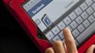 Facebook et Twitter, des terrains de jeu pour narcissiques