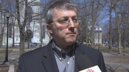 Élections municipales : Alain Croteau ne briguera pas la mairie | ICI.Radio-Canada.ca - 130425_qb38e_alain-croteau_sn420