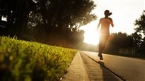 Vitamine D&nbsp;: le corps humain en produit-il assez?