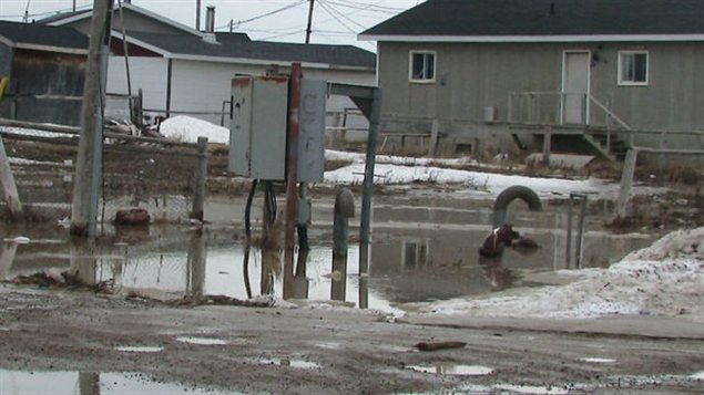 Refoulement d'égout à Attawapiskat dans le nord-est de l'Ontario