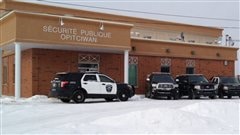 Poste de police et véhicules de la communauté d'Opitchewan