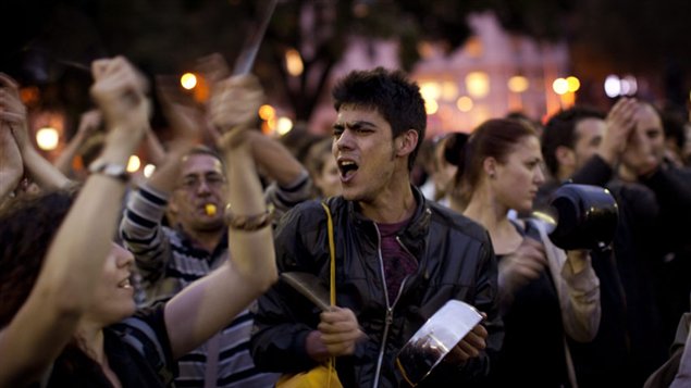 The UN's labour agency warned that the global youth employment rate will continue to rise through 2013. 