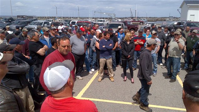 Des pêcheurs de homard protestent sur la côte Atlantique du Canada.