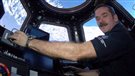 Chris Hadfield défend la Station spatiale internationale