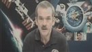 Chris Hadfield défend la Station spatiale internationale