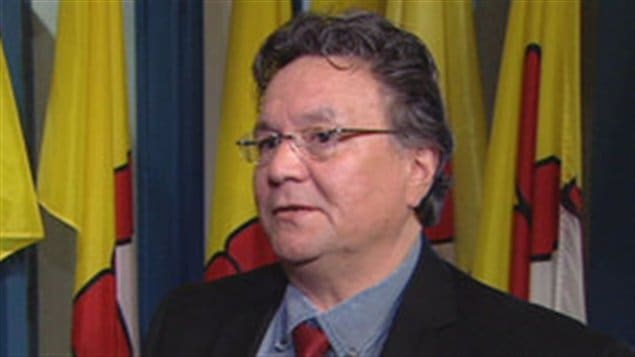 Peter Taptuna, le ministre responsable de la société Nunavut Housing Corporation 