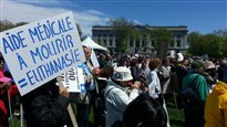 Manifestation contre l'aide médicale à mourir
