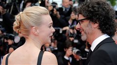 Carey Mulligan et Joel Coen sur le tapis rouge du film <i>Inside Llewyn Davis</i>