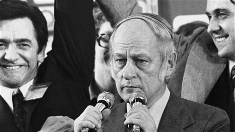 Ren� L�vesque avant de prononcer son discours de vitoire �lectorale en novembre 1976 |� Radio-Canada / Philippe Couture
