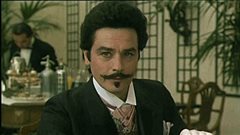 Alain Delon dans le r�le du Baron de Charlus dans le film <em>Un amour de Swann</em> r�alis� par Volker Schl�ndorff en 1984