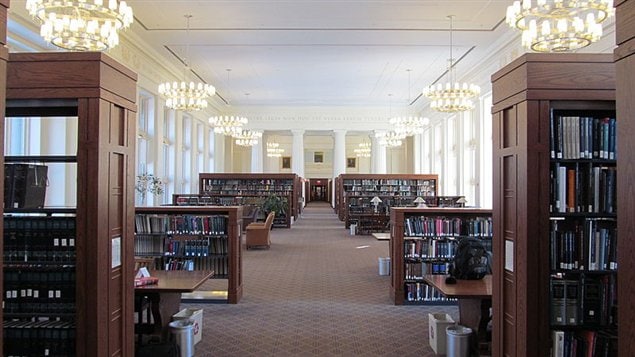 Sala de lectura de la biblioteca de la Escuela de Leyes de Harvard
