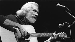 Décès du chanteur français Georges Moustaki