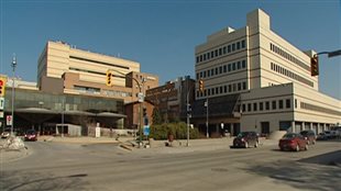 Un ancien médecin reconnu coupable d'agression sexuelle sur un patient mineur