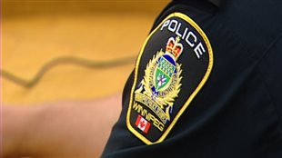 Un homme s'introduit dans la chambre d'une adolescente pendant qu'elle dort