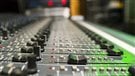 Les recettes des stations de radio sont en légère hausse au pays