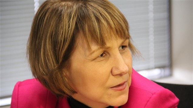Cindy Blackstock, directora de la Sociedad de atención a las Primeras Naciones y la familia, junto a la Asamblea de las Primeras Naciones de Canadá, presentó en febrero de 2007 una denuncia contra el Gobierno federal ante la Comisión Canadiense de Derechos Humanos.
