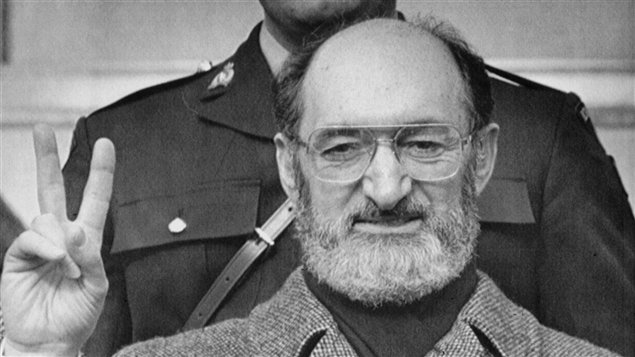 Le Dr Henry Morgentaler lors de sa victoire en Cour suprême du Canada le 28 janvier 1988, à Toronto. 