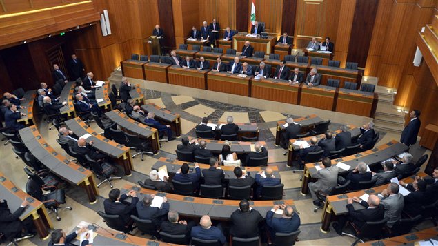 البرلمان اللبناني مدد ولايته اليوم في جلسة استغرقت أقل من ربع ساعة