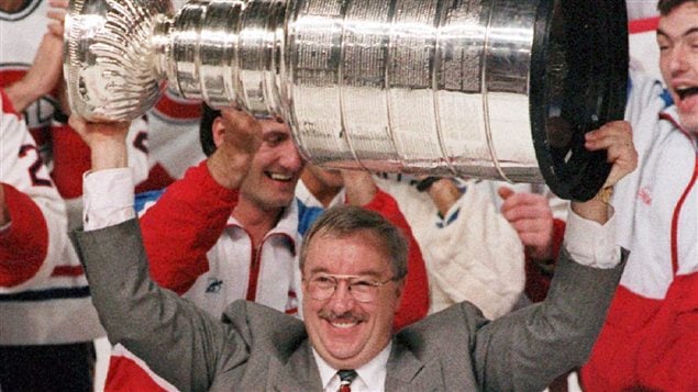 Jacques Demers soulève la coupe Stanley en 1993