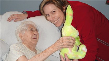Ternura, amistad, acompañamiento y familia son las palabras clave de quienes, como sucede con fechas importantes como la Pascua, llevan amor a los