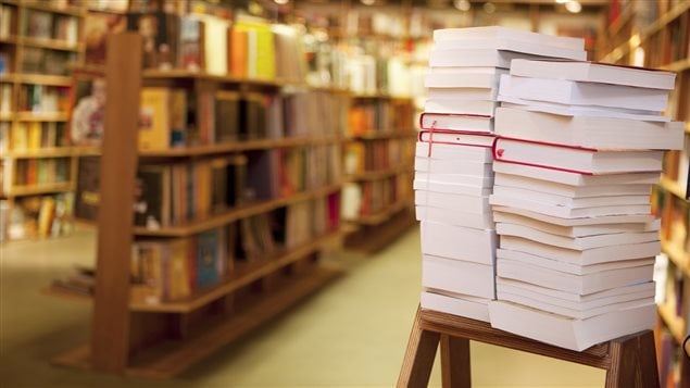 كتب في مكتبة