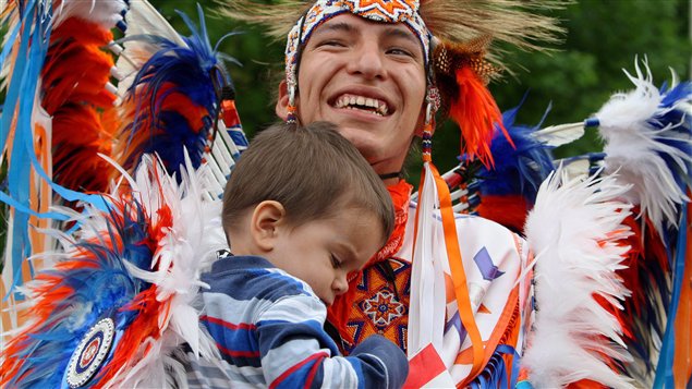 ديفيد وايت من السكان الأصليين يشارك في الاحتفال بعيد كندا الوطني في 01-07-2013 في لندن اونتاريو