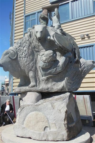 Statue du 20e anniversaire de la création du Nunavut