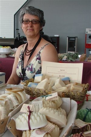 Louise Bouchard<br>Savonnerie artisanale M'Nonga D'Amour<br>