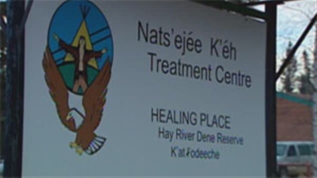  Le centre Nats'ejee K'eh, réserve amérindienne de Hay River Dene aux TNO