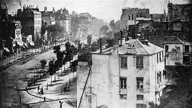 La photo 'Boulevard du temple' par Louis Daguerre La photo 'Boulevard du temple' par Louis Daguerre