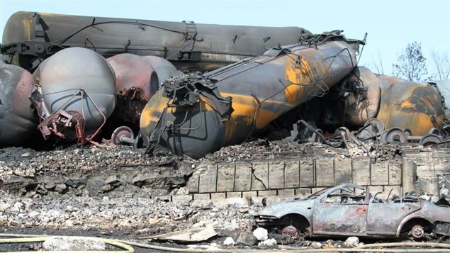 Les wagons-citernes se sont emboîtés les uns les autres lors du déraillement d'un train-pétrolier au centre-ville de la municipalité du Lac Mégantic au Québec en juillet dernier causant la mort de 47 personnes.